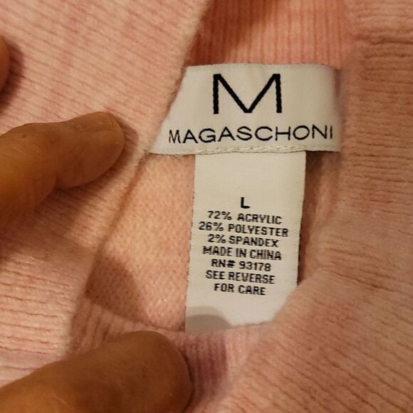 Magaschoni sweater size large. - Picture 5 of 10